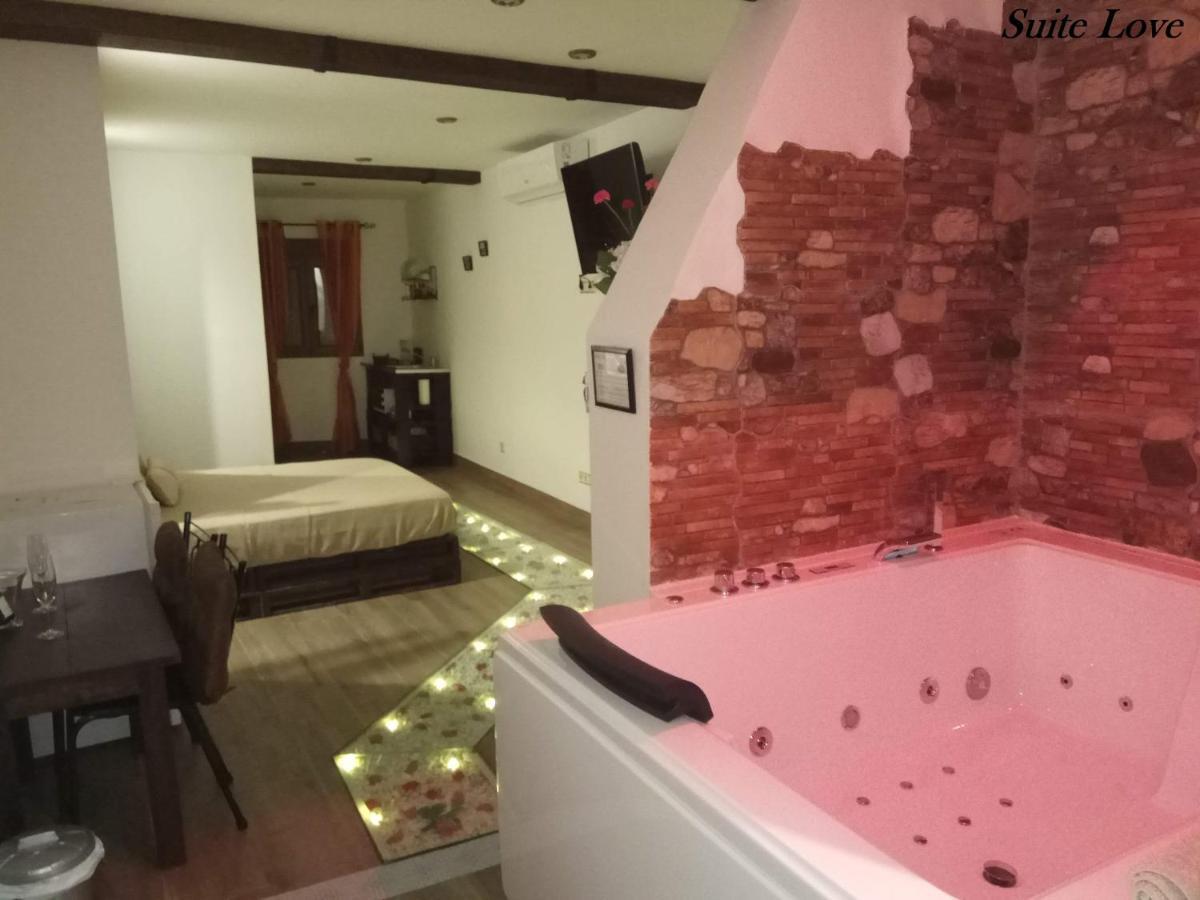 Suite Love Jacuzzi Uceda Eksteriør billede